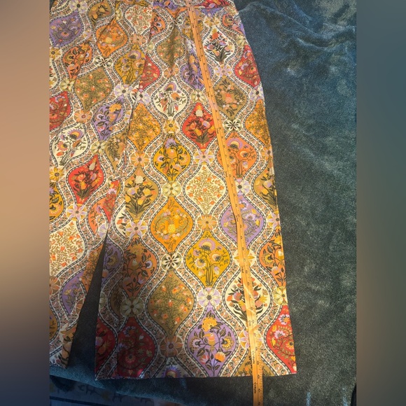 FARM Rio Multicolor Patterned Cropped Pants - Picture 15 of 16